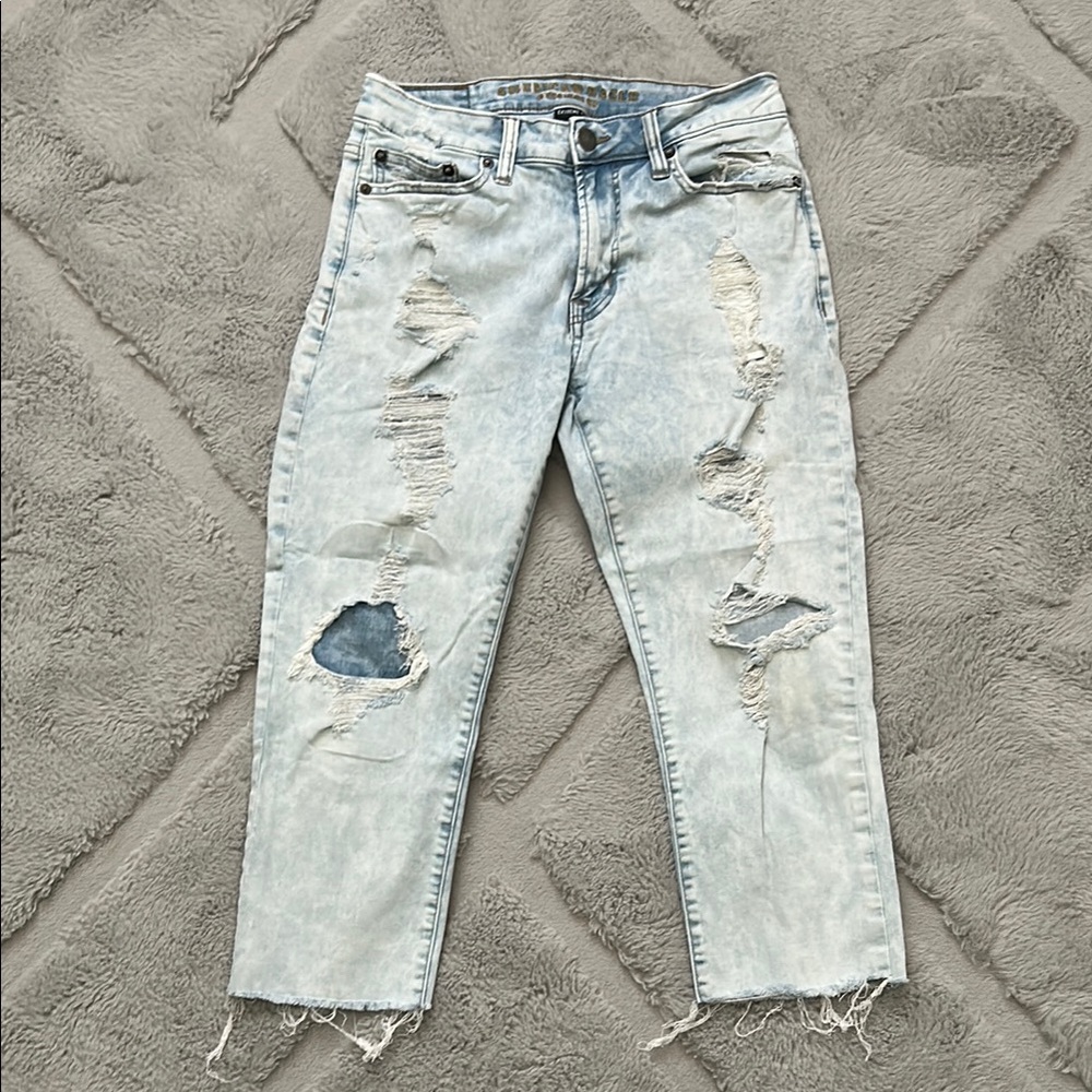 **LAST CHANCE!! American Eagle Outfitters Men’s Slim Cut Distressed Jeans